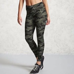 Forever 21 Active Camp Print Leggings size xs